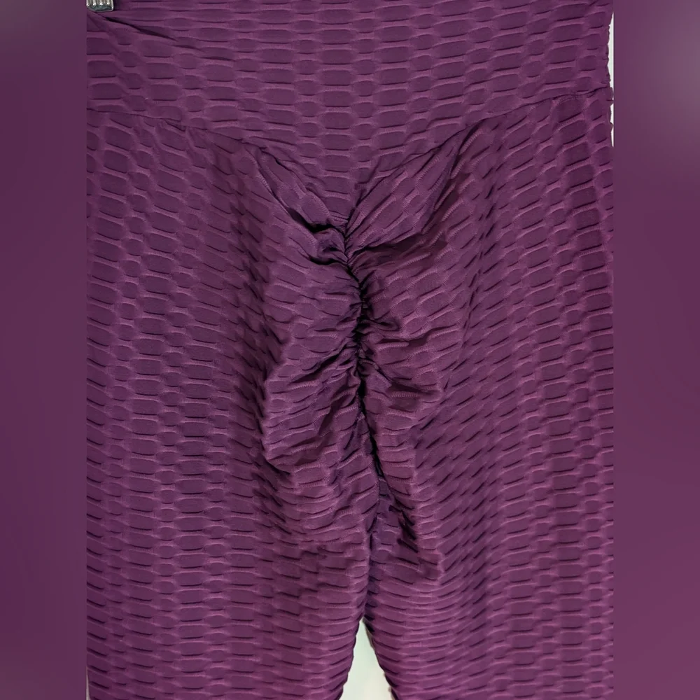 Grape Coloured Scrunch Butt Textured Leggings | Leggings Pro | Size S | NWT - Picture 6 of 9